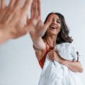 ¿Dolor en las relaciones sexuales durante la menopausia? Se llama dispareunia y así puedes aliviarla.